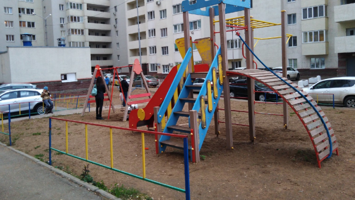 В Башкирии мальчик попал в реанимацию после падения на детской площадке