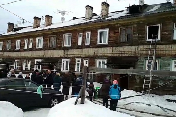 Пожар начался около 16 часов Пожар начался около 16 часов