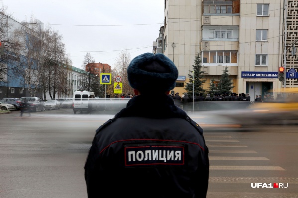 Что толкнуло полицейского на такой шаг, пока не ясно Что толкнуло полицейского на такой шаг, пока не ясно