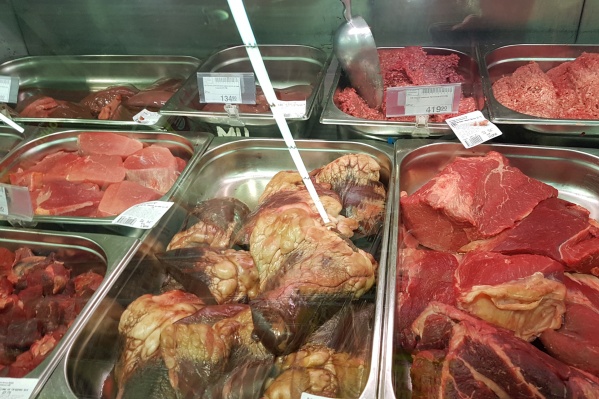 Продукты в сельском магазине продавали в антисанитарных условиях с нарушением норм складирования и сроков годности Продукты в сельском магазине продавали в антисанитарных условиях с нарушением норм складирования и сроков годности