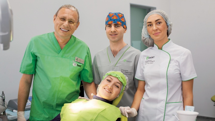 Имплантация без границ: врачи помогают вернуть зубы безнадежным пациентам