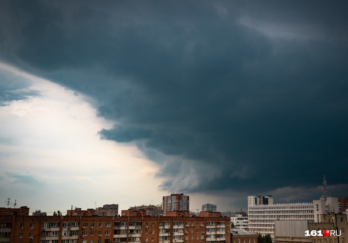 Осторожно, ветер: в Ростове объявили штормовое предупреждение