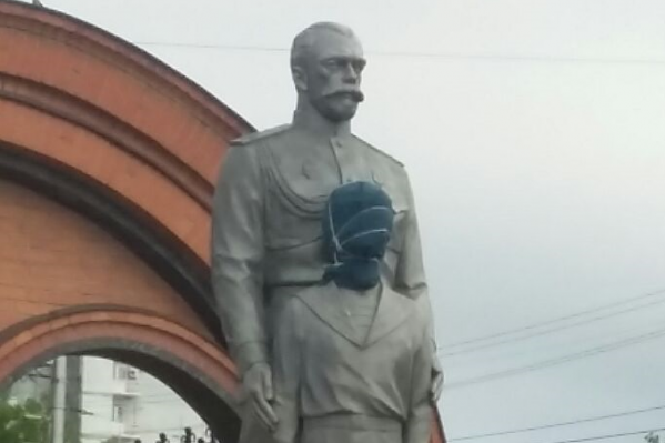 Памятник цесаревичу сломали в августе прошлого года Памятник цесаревичу сломали в августе прошлого года