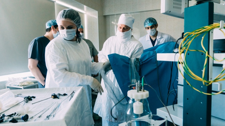 Нижегородский хирург в БСМП-2 лазером удалил омичу крупную опухоль предстательной железы