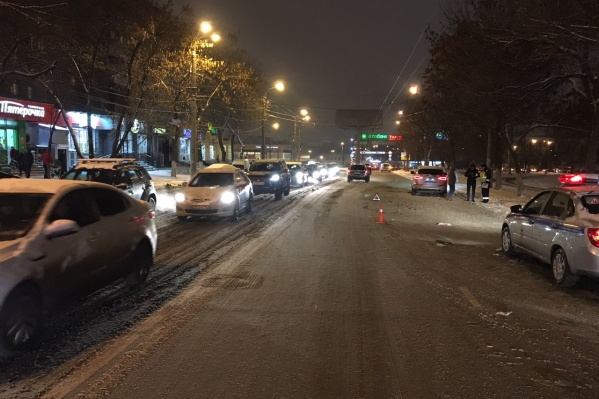 Полицейские выясняют обстоятельства наезда на пешехода Полицейские выясняют обстоятельства наезда на пешехода