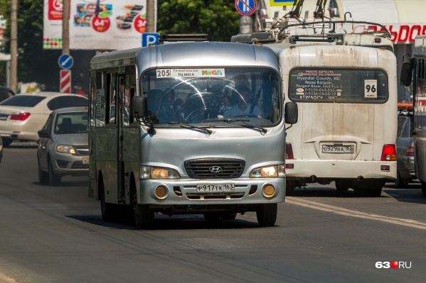 Автобусы № 205 и 96 объезжают закрытые участки по улице Фадеева Автобусы № 205 и 96 объезжают закрытые участки по улице Фадеева