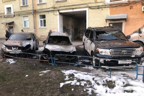 «Мерседес» после пожара восстановлению не подлежит «Мерседес» после пожара восстановлению не подлежит