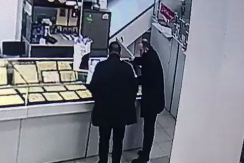 Мужчины хотели нажиться как минимум в двух торговых залах ЦУМа Мужчины хотели нажиться как минимум в двух торговых залах ЦУМа