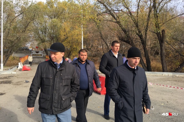 Чиновники посетили несколько парков и скверов Чиновники посетили несколько парков и скверов