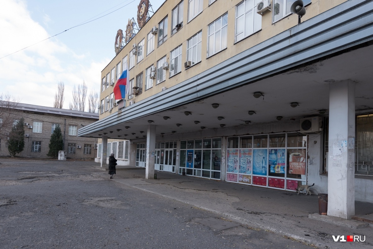 Александру Сивакову придётся параллельно наводить порядок на «Красном Октябре» Александру Сивакову придётся параллельно наводить порядок на «Красном Октябре»