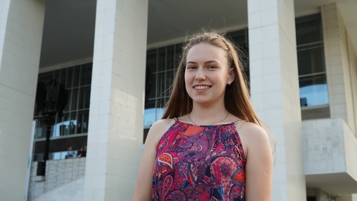 Выпускница из Соликамска сдала три ЕГЭ на 100 баллов. Как ей это удалось?