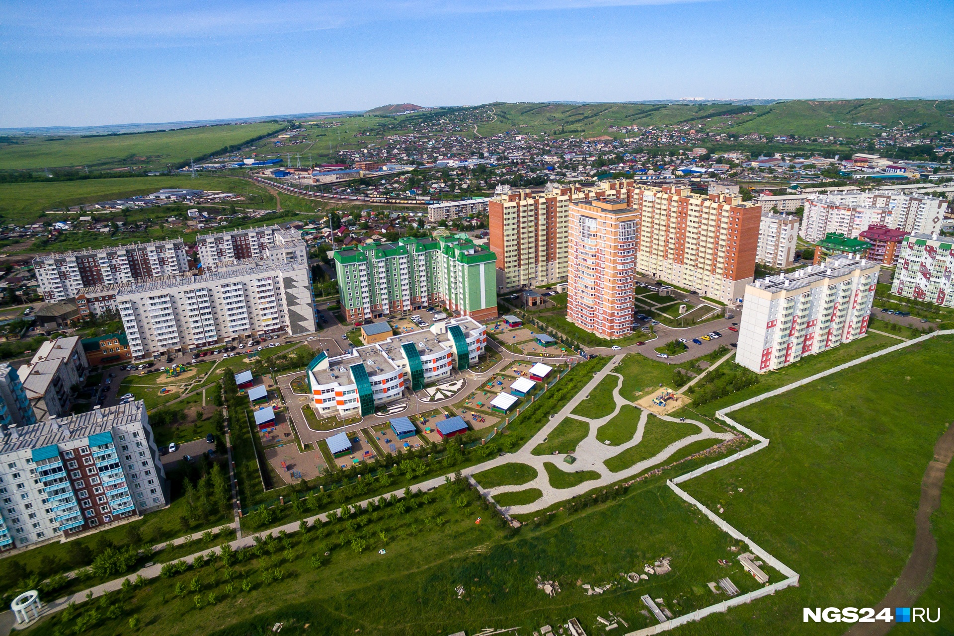 Микрорайон «Ботанический» сверху Микрорайон «Ботанический» сверху 