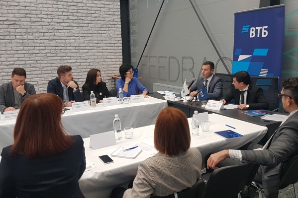 В связи с курсом ЦБ РФ по планомерному снижению ключевой ставки процент по ипотеке будет уменьшаться и дальше В связи с курсом ЦБ РФ по планомерному снижению ключевой ставки процент по ипотеке будет уменьшаться и дальше