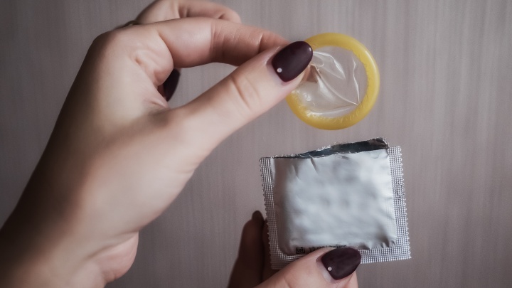 «Попалась на опте». За продажу поддельных презервативов пермячку приговорили к обязательным работам