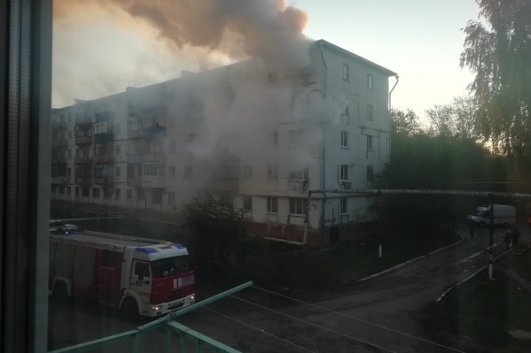 На тушение пожара у сотрудников МЧС ушло около 40 минут На тушение пожара у сотрудников МЧС ушло около 40 минут