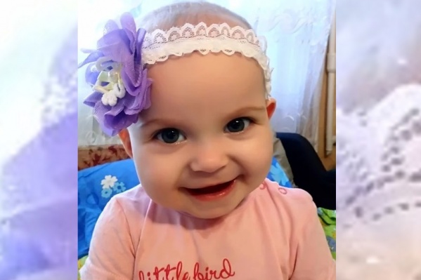Маленькая Вика ждет своих родных в доме малютки Маленькая Вика ждет своих родных в доме малютки