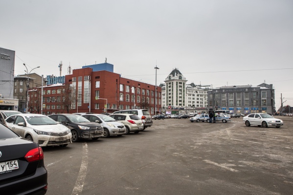 Теперь, чтобы парковаться на дорогах города, сибирякам потребуется получить разрешение Теперь, чтобы парковаться на дорогах города, сибирякам потребуется получить разрешение