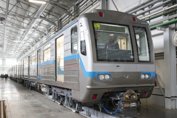 По дизайну составы сильно отличаются от тех, которые сегодня ходят в метро Екатеринбурга По дизайну составы сильно отличаются от тех, которые сегодня ходят в метро Екатеринбурга