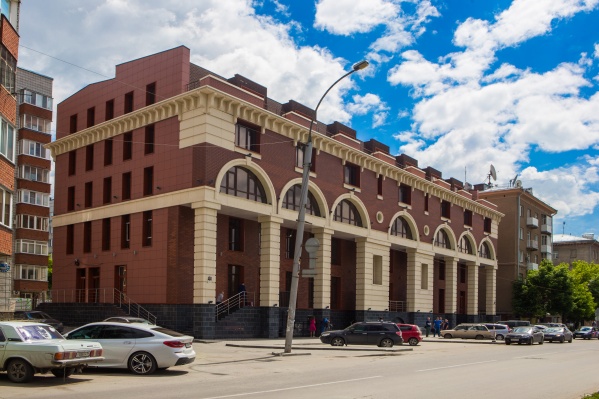 Реконструкция «Фёдоровских бань» началась в 2011 году. Прежнее вековое здание практически снесли и построили новое Реконструкция «Фёдоровских бань» началась в 2011 году. Прежнее вековое здание практически снесли и построили новое