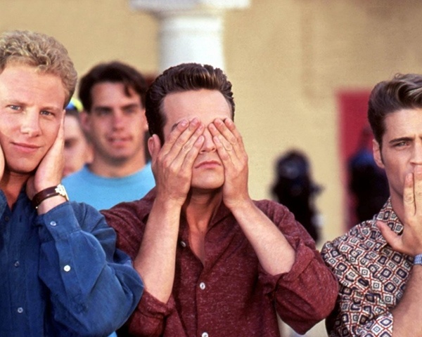 7. Сериал про золотую молодёжь.