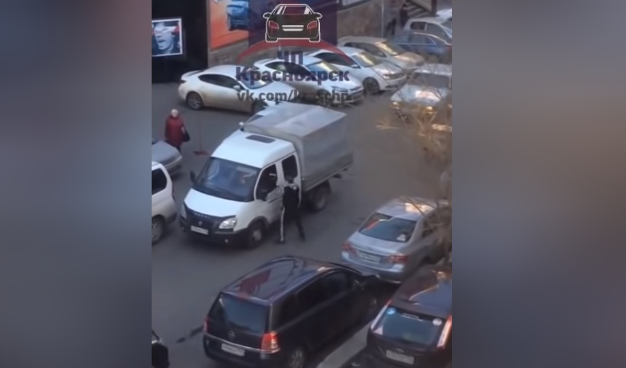 Разгневанный мужчина подрался с водителем «ГАЗели» через открытое окно