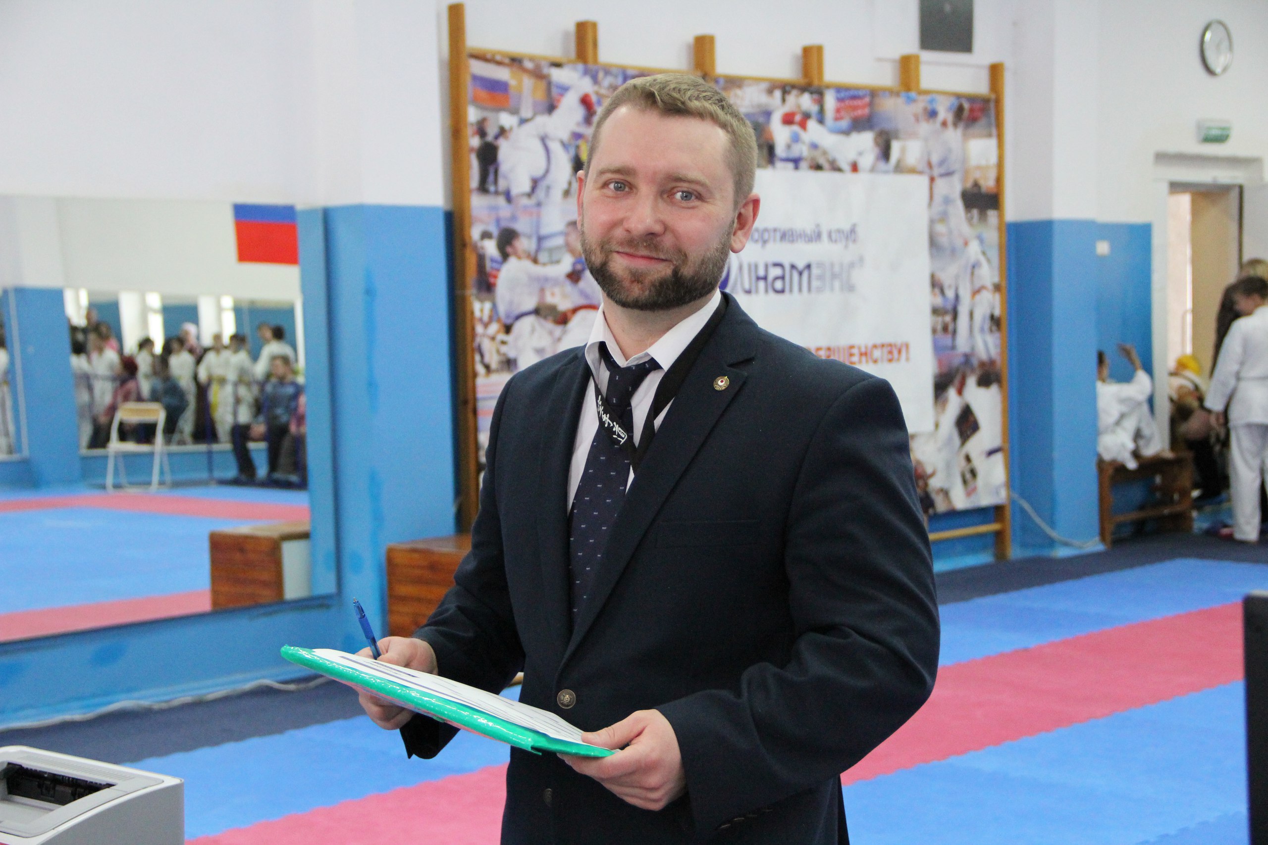 «Мы учимся понимать, что они хотят сказать»: тренер из Новосибирска учит карате детей-аутистов