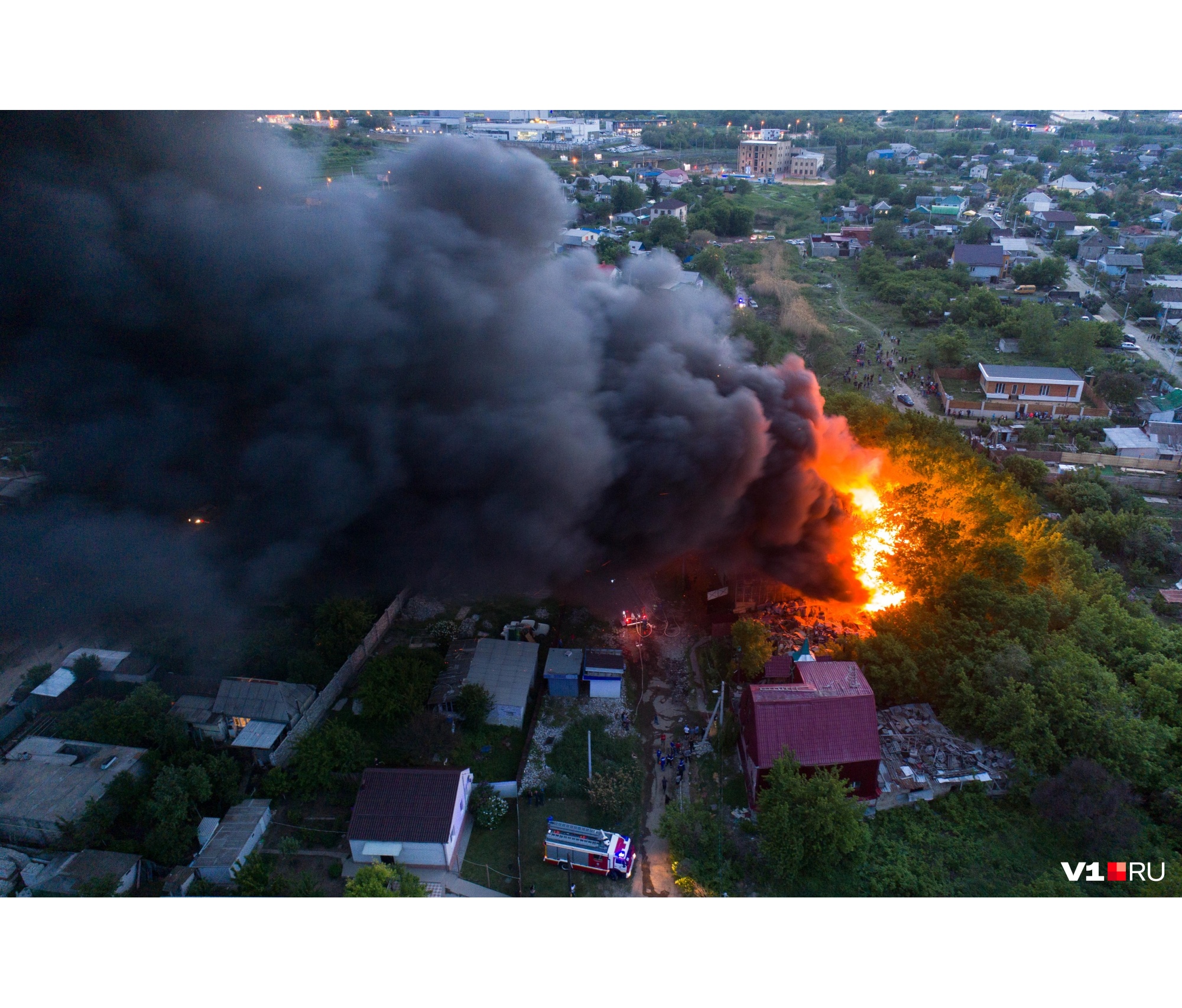 «Там жили больные люди — могли быть жертвы»: в Волгограде локализовали пожар у Мамаева Кургана