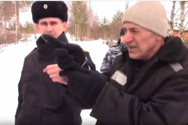 Один из обвиняемых на следственных действиях показал, куда спрятали тело Один из обвиняемых на следственных действиях показал, куда спрятали тело