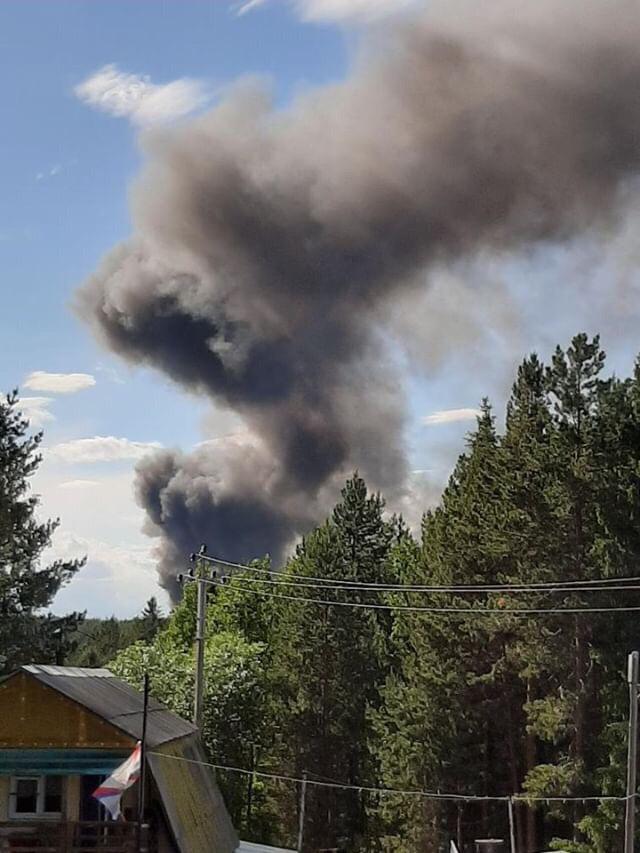 Под Ревдой загорелся склад воинской части