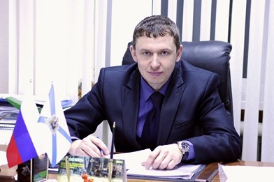 Ранее Макаров занимал должность первого заместителя главы района Ранее Макаров занимал должность первого заместителя главы района