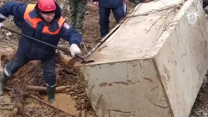 Опубликовано видео вскрытия сейфа с 18 килограммами золота в Щетинкино