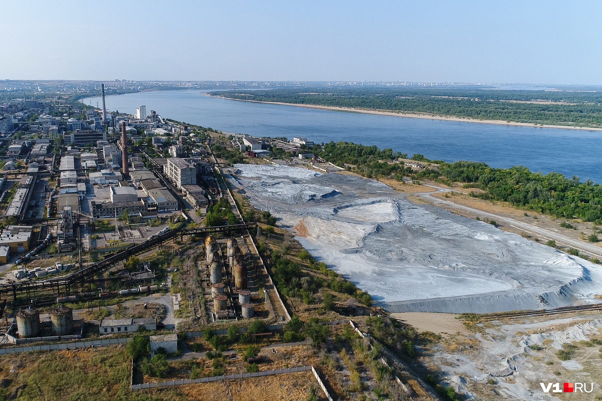 Бел волгоград. Белое море Химпром Волгоград. Волгоград Химпром шламонакопитель белое море. Шламонакопитель белое море Волгоград. Белое озеро Химпром Волгоград.