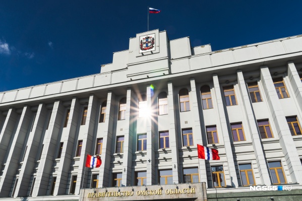 Гордо реет флаг российский... Гордо реет флаг российский...