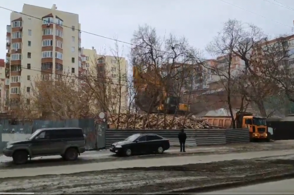 На месте старой двухэтажки построят высотку На месте старой двухэтажки построят высотку