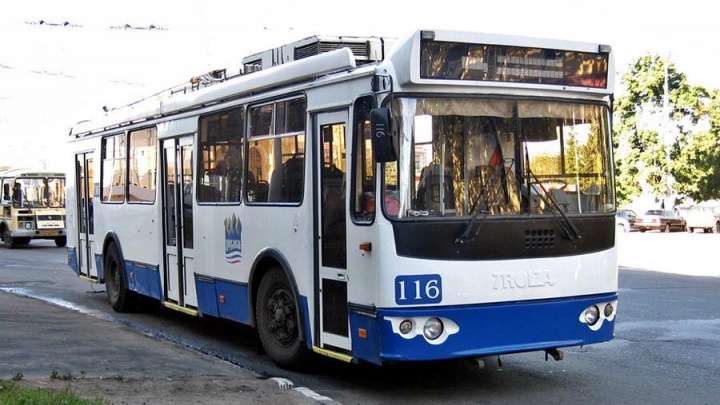 В Ярославле изменят маршруты автобусов и троллейбусов: схема объезда и новые остановки