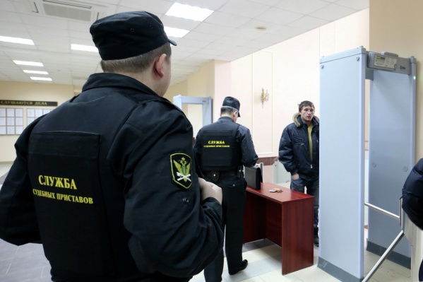 Снятие запрета на выезд за пределы страны может затянуться до двух недель Снятие запрета на выезд за пределы страны может затянуться до двух недель
