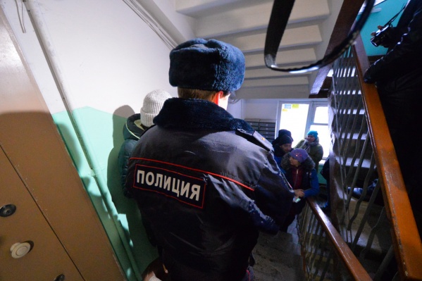 Полицию вызвала жена погибшего, на которую он нападал Полицию вызвала жена погибшего, на которую он нападал