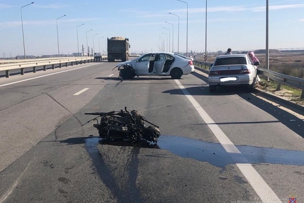 Медики доставили ребёнка в больницу Медики доставили ребёнка в больницу