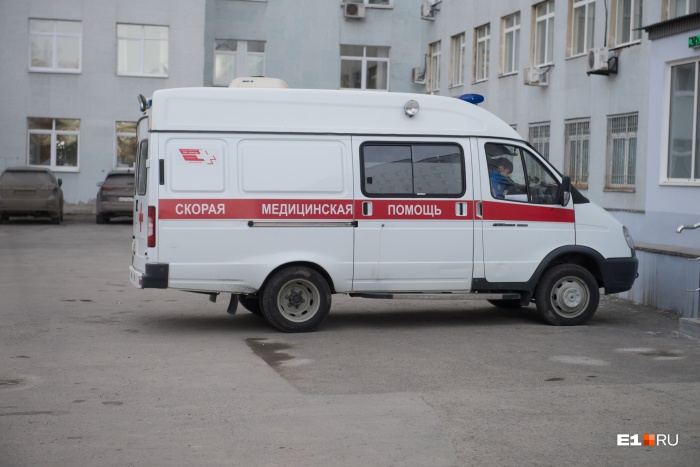 На место приезжала скорая, но спасти мужчину не удалось На место приезжала скорая, но спасти мужчину не удалось