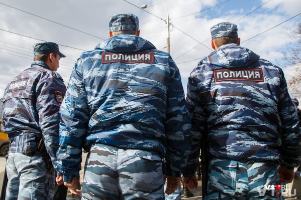 Пока лидер запрещенной группировки из Франции сообщал о революции, пятеро простых волгоградских ребят сидели в СИЗО Пока лидер запрещенной группировки из Франции сообщал о революции, пятеро простых волгоградских ребят сидели в СИЗО