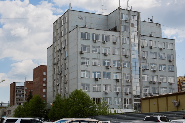 В здании на Некрасова, 54 также работает областной департамент по тарифам, а в конце 2017 года помещения в этом же дома взял в аренду и «Новосибирскэнергосбыт» В здании на Некрасова, 54 также работает областной департамент по тарифам, а в конце 2017 года помещения в этом же дома взял в аренду и «Новосибирскэнергосбыт»