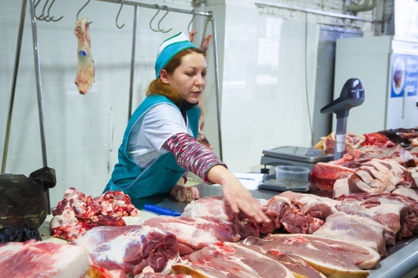 Женщина бросила шашлык и попыталась скрыться Женщина бросила шашлык и попыталась скрыться