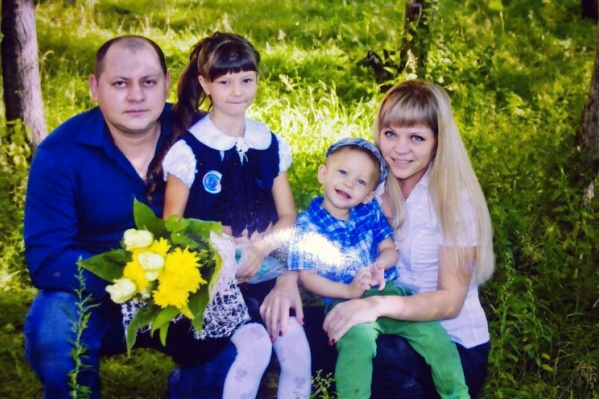 В семье Евсеевых подрастают двое детей — Алёна собирается бороться с раком ради них и любимого мужа В семье Евсеевых подрастают двое детей — Алёна собирается бороться с раком ради них и любимого мужа