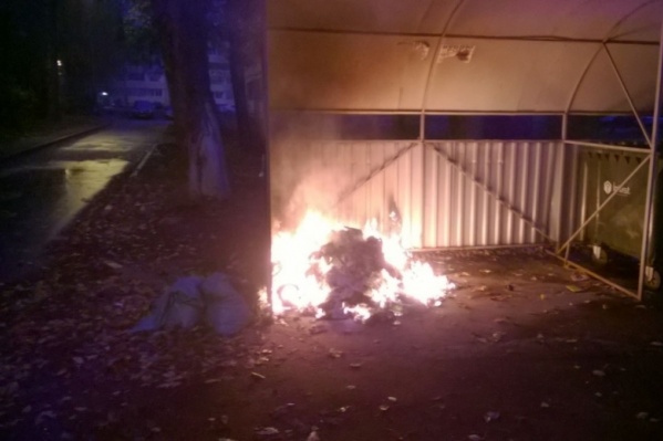 В последнее время мусорные контейнеры в Ярославле стали часто поджигать В последнее время мусорные контейнеры в Ярославле стали часто поджигать