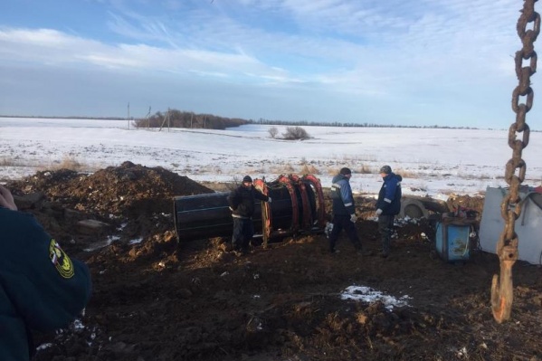 Жителям воду привозят в автоцистернах Жителям воду привозят в автоцистернах