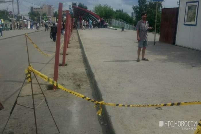 Ограждение на остановке «Речной вокзал» Ограждение на остановке «Речной вокзал»