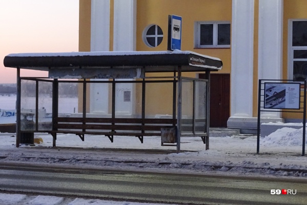 Остановка есть, а транспорта больше нет Остановка есть, а транспорта больше нет