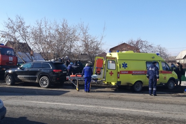 Прямо сейчас на месте работают экстренные службы Прямо сейчас на месте работают экстренные службы