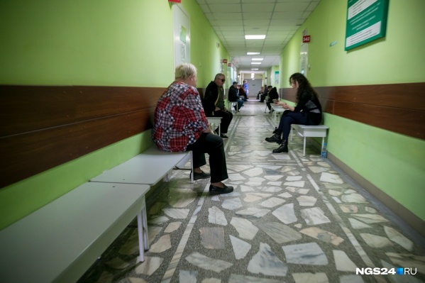 После операций девочка оглохла на одно ухо После операций девочка оглохла на одно ухо