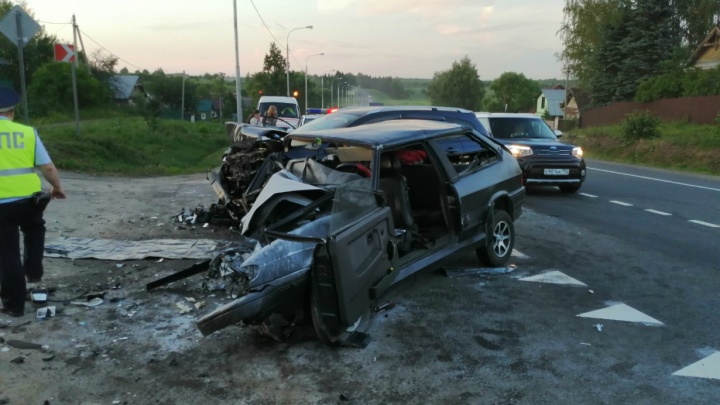 «Разворотило две машины»: на трассе Москва — Ярославль произошло жуткое ДТП